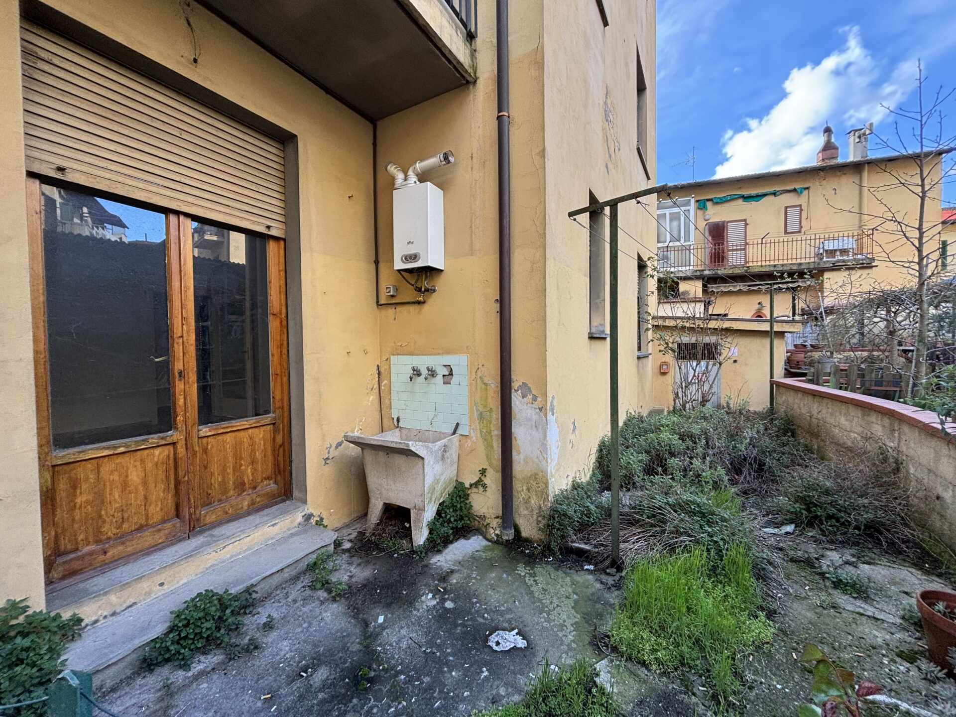 Le Caldine -Nostra Esclusiva- in piccola palazzina anni 60’ 4 vani con giardino